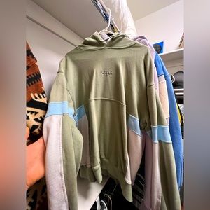 The Brand is COOLS, size Medium (true to size), Multicolored